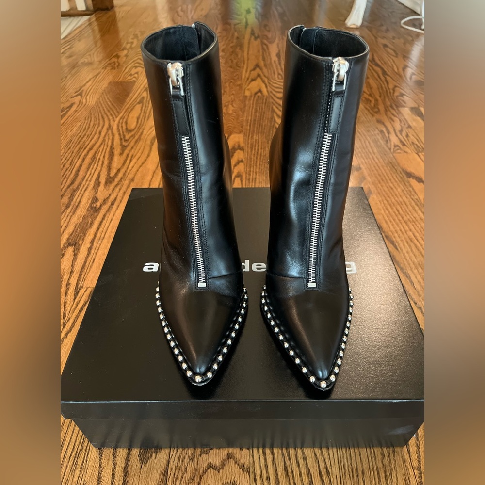 Alexander want booties